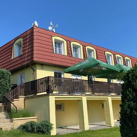 Penzion Kamejk Kamyk nad Vltavou Exteriör bild