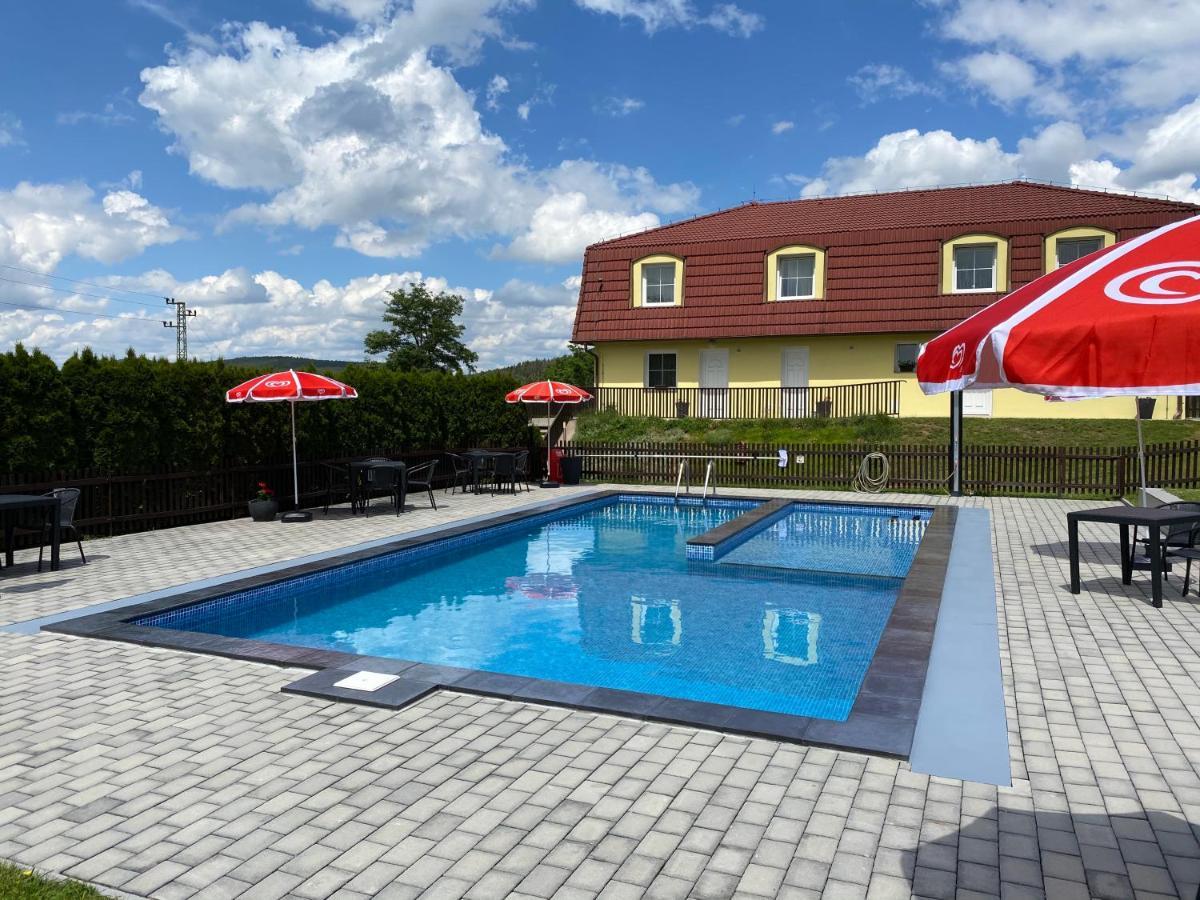 Penzion Kamejk Kamyk nad Vltavou Exteriör bild