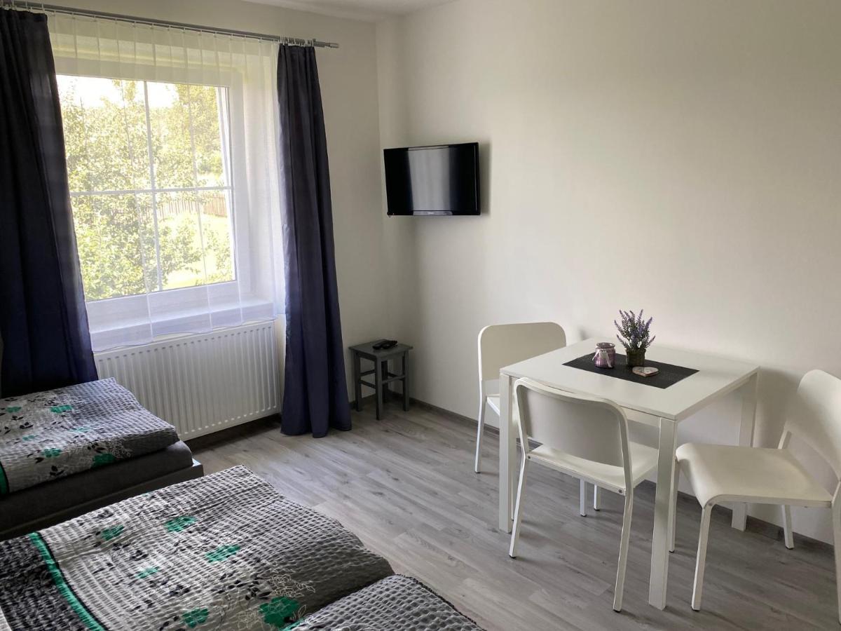 Penzion Kamejk Kamyk nad Vltavou Exteriör bild