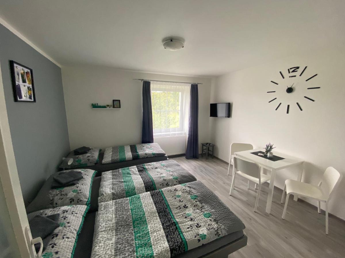 Penzion Kamejk Kamyk nad Vltavou Exteriör bild