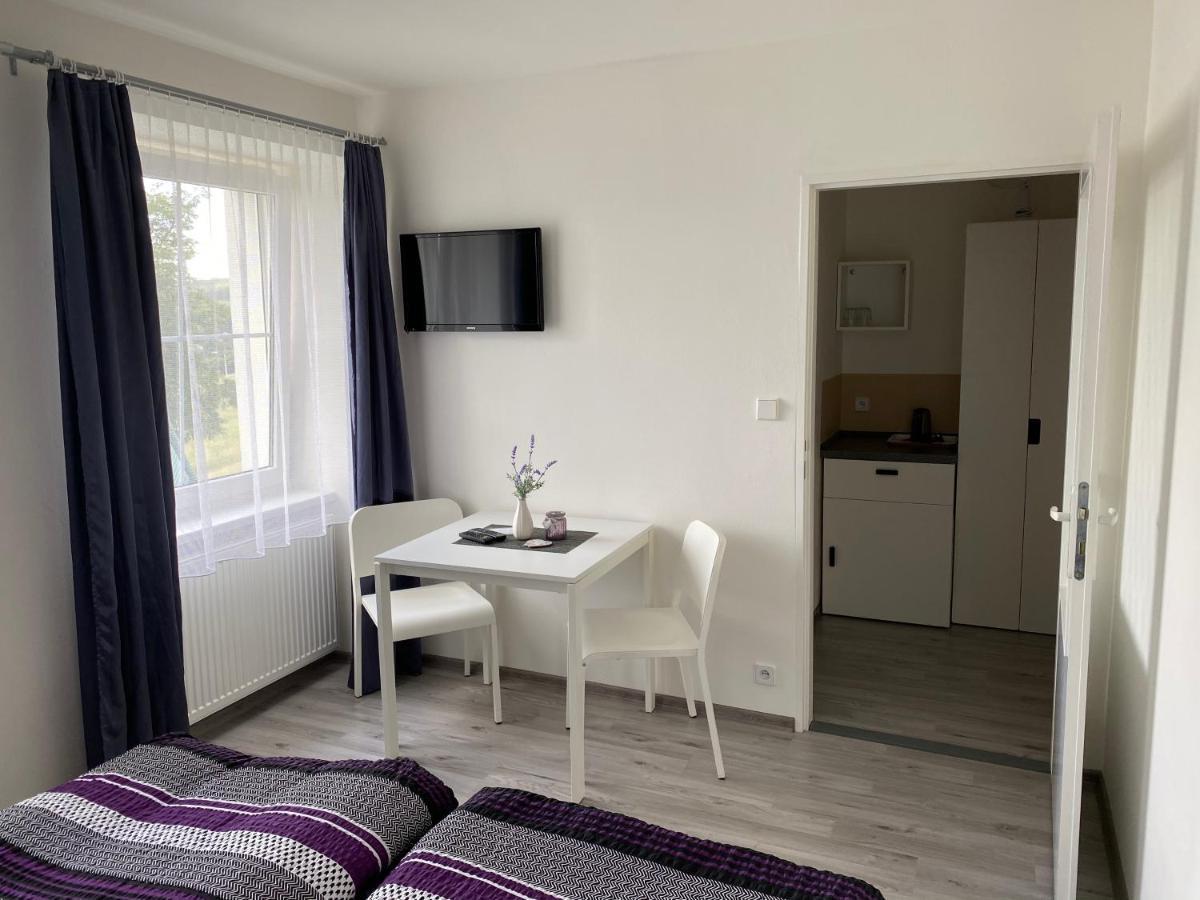 Penzion Kamejk Kamyk nad Vltavou Exteriör bild