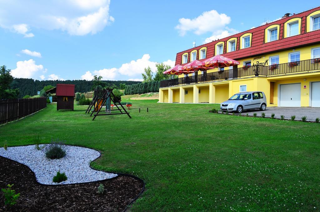Penzion Kamejk Kamyk nad Vltavou Exteriör bild