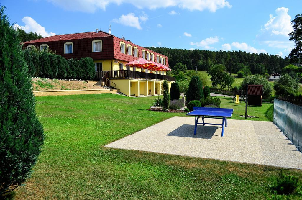 Penzion Kamejk Kamyk nad Vltavou Exteriör bild