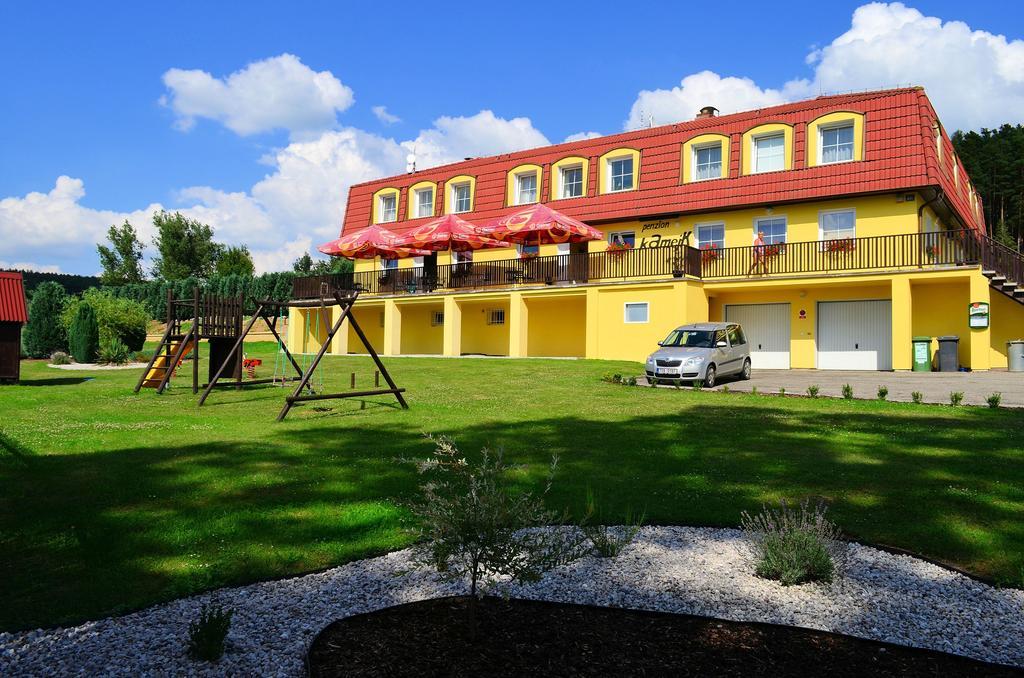 Penzion Kamejk Kamyk nad Vltavou Exteriör bild